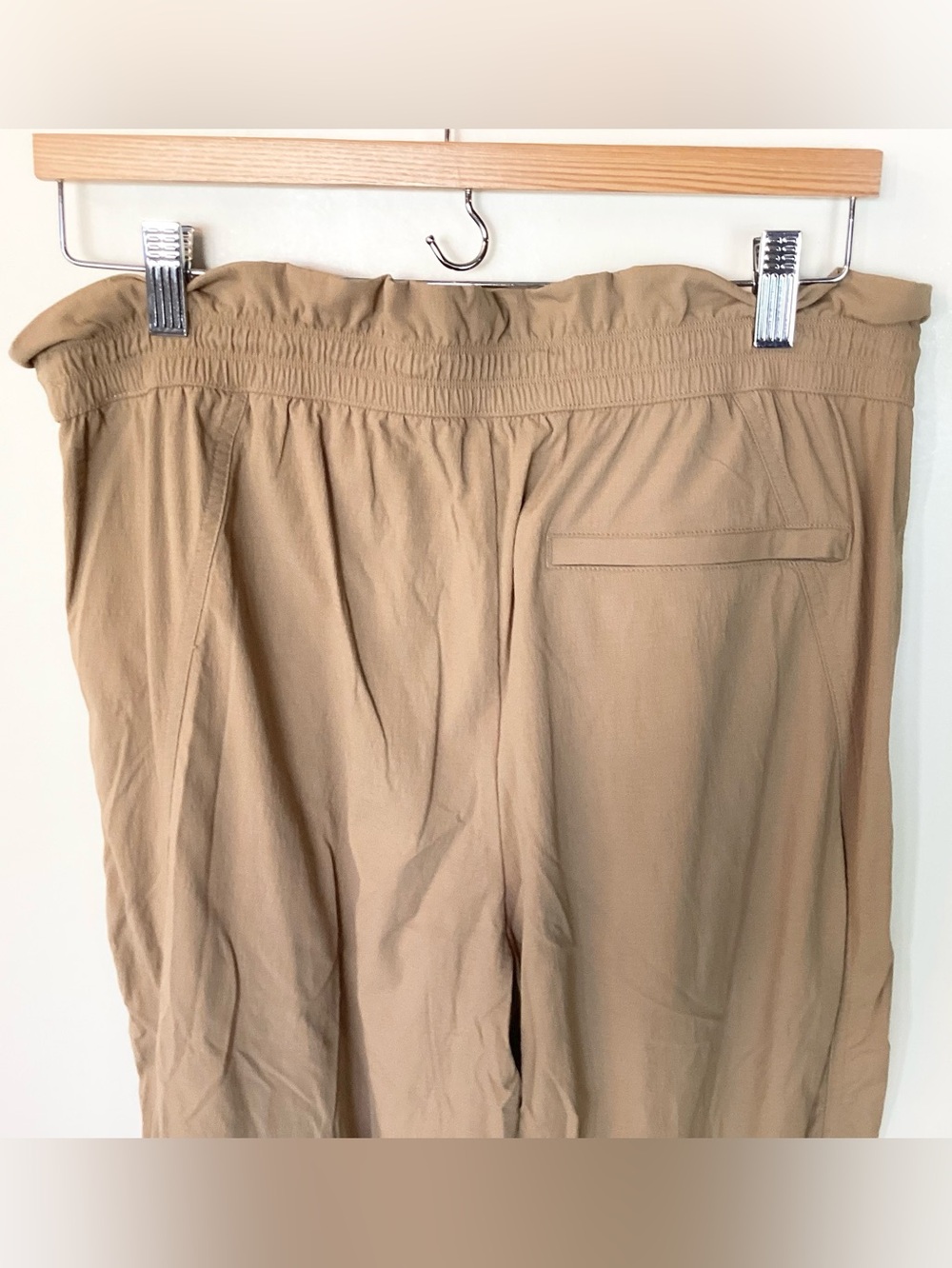 Athleta Trekkie High Rise Parachute Pants - Big Sur Brown - 10 - Picture 7 of 9